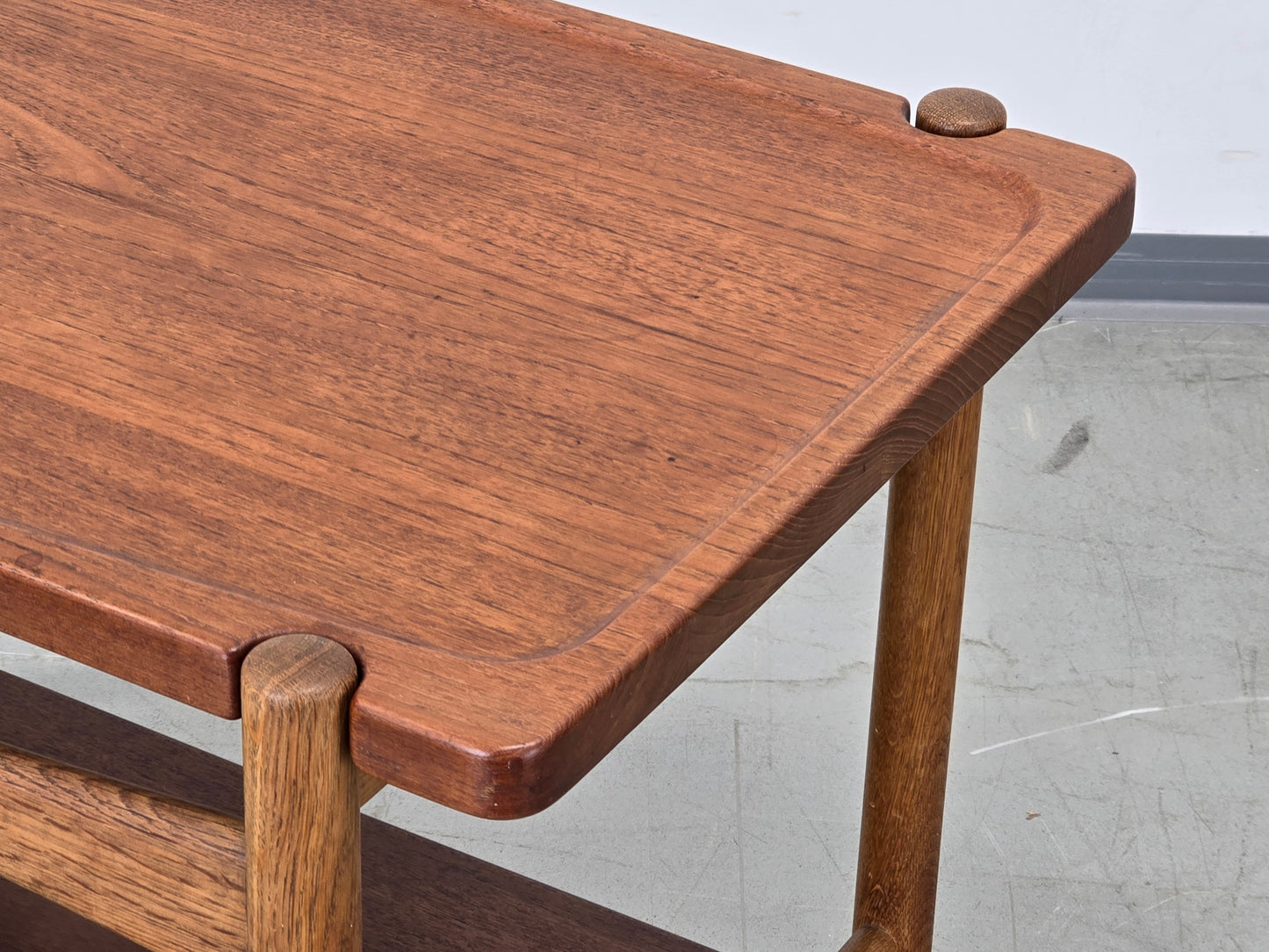 HANS J WEGNER TEAK TISCH couchtisch servierwagen holz beistelltisch massiv