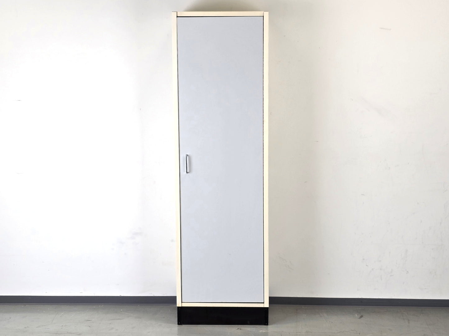 MID CENTURY SCHRANK Besenschrank schmal flur küche küchenschrank vintage kleiderschrank