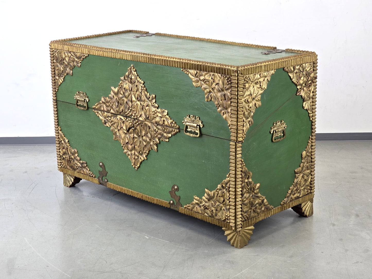 ANTIK TRUHE kommode vintage grün gold sekretär bemalt barock Rokoko