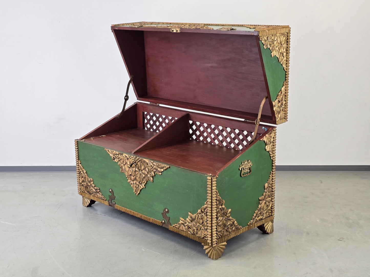 ANTIK TRUHE kommode vintage grün gold sekretär bemalt barock Rokoko