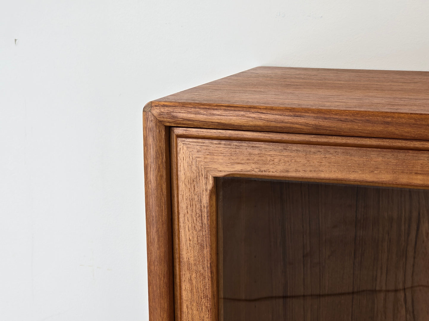 MID CENTURY TEAK VITRINE vintage sideboard kommode holz retro