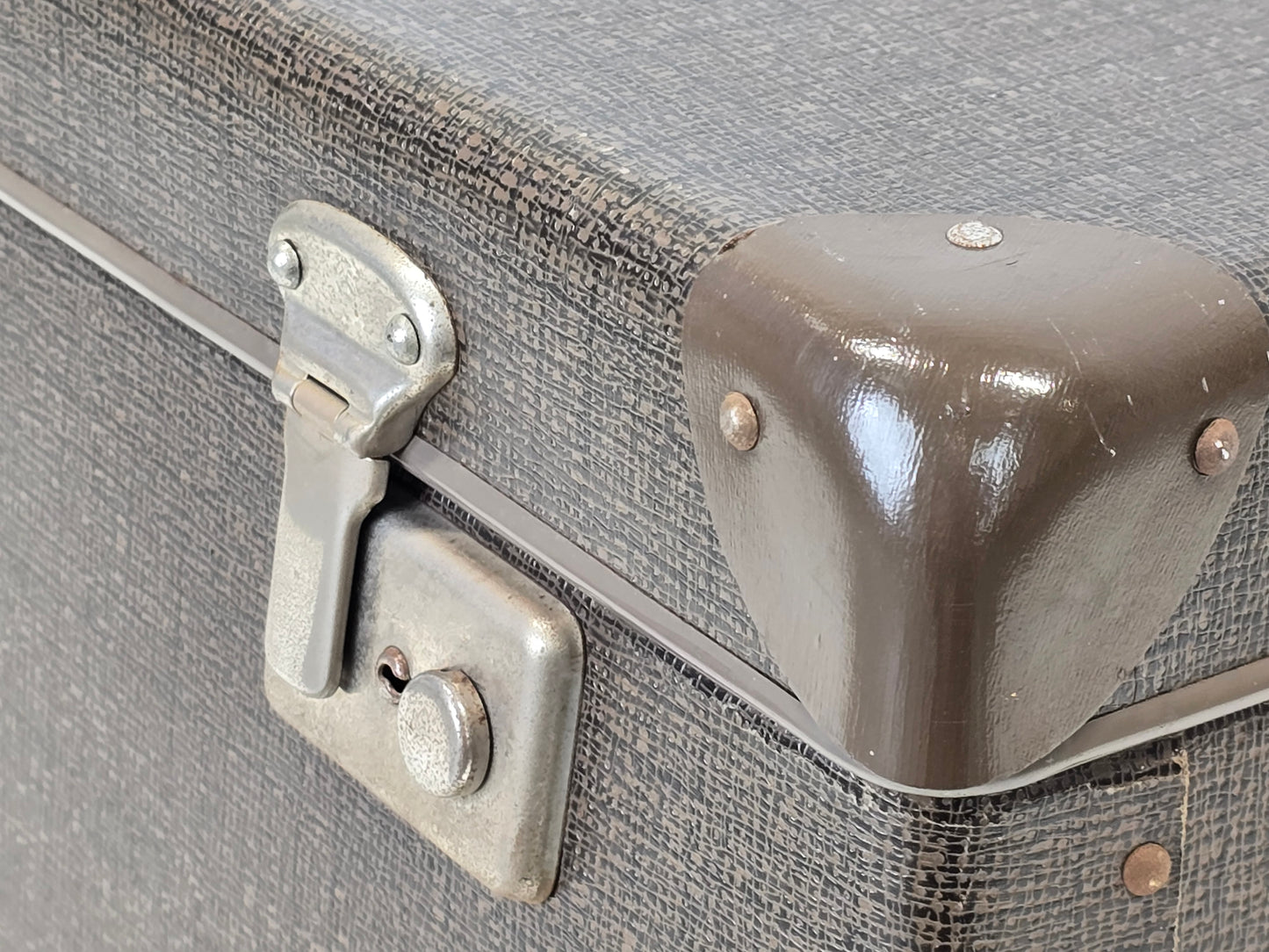 VINTAGE TRUHE Koffer Überseekoffer Couchtisch Beistelltisch Retro Stauraum