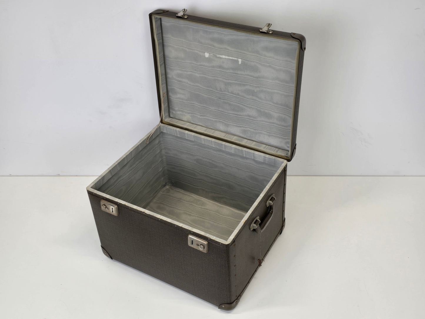 VINTAGE TRUHE Koffer Überseekoffer Couchtisch Beistelltisch Retro Stauraum