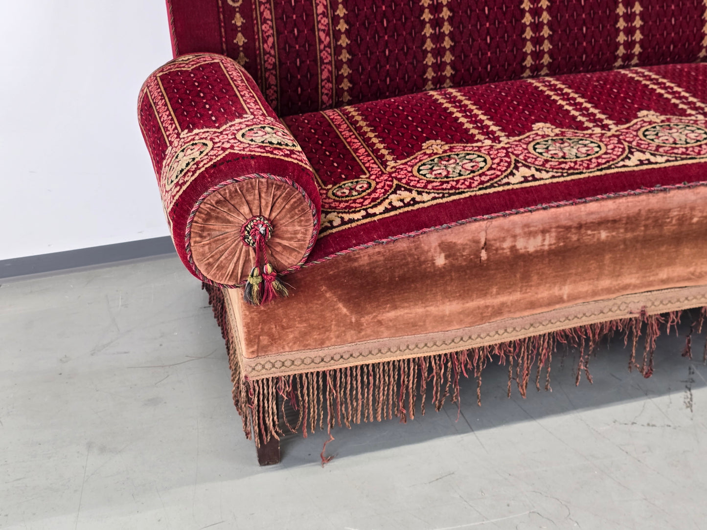 GRÜNDERZEIT SOFA Antik Diwan Samt Orient Prunkbank Kelim-Optik Rot Retro