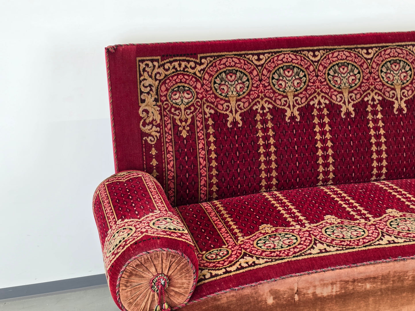 GRÜNDERZEIT SOFA Antik Diwan Samt Orient Prunkbank Kelim-Optik Rot Retro