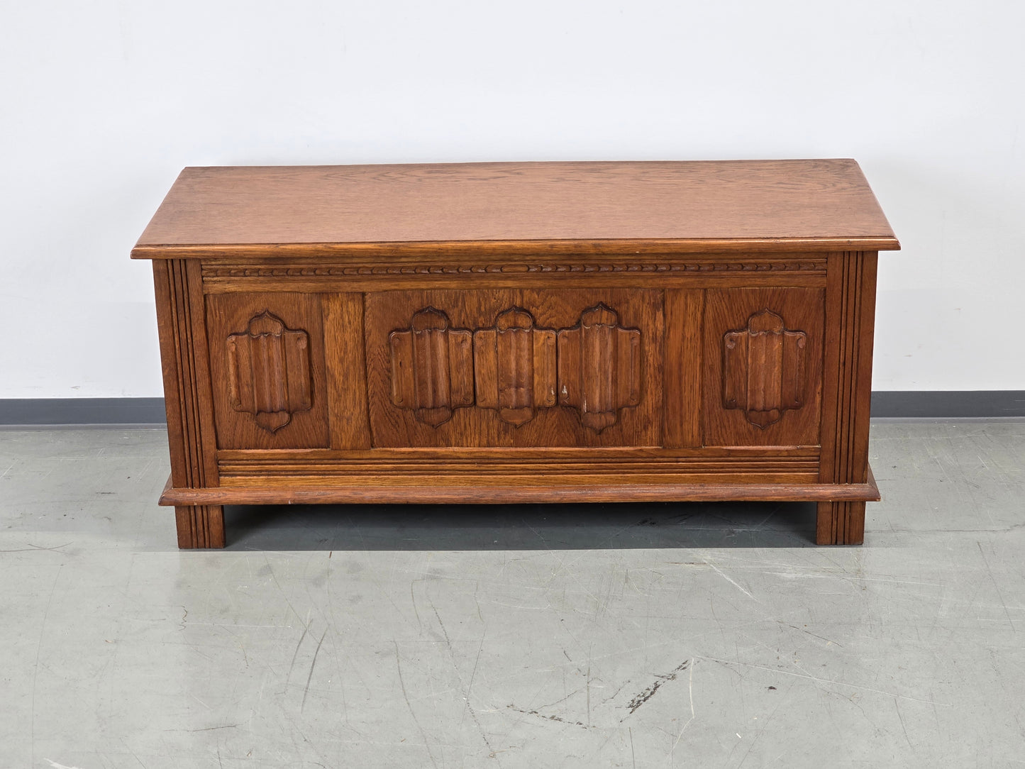 ANTIQUE TRUHE Eiche massiv Holztruhe Aussteuerkiste Vintage Barock-Stil