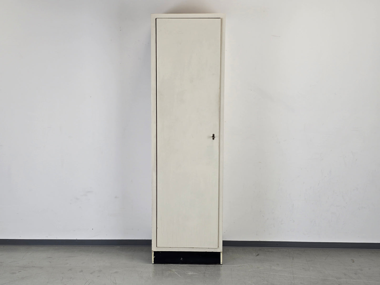 BESENSCHRANK VINTAGE 60er Jahre Holz Vorratsschrank Flur Garderobe Retro