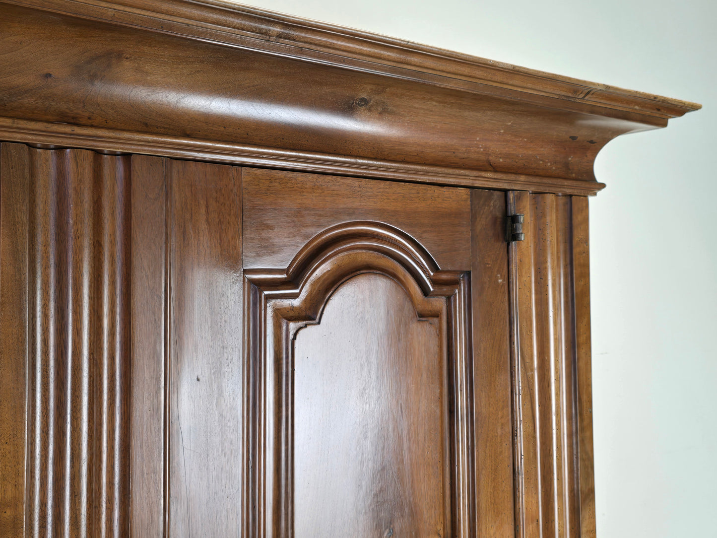 ANTIK SCHRANK Barock Kleiderschrank Frankfurter Wellenschrank Nussbaum Massivholz