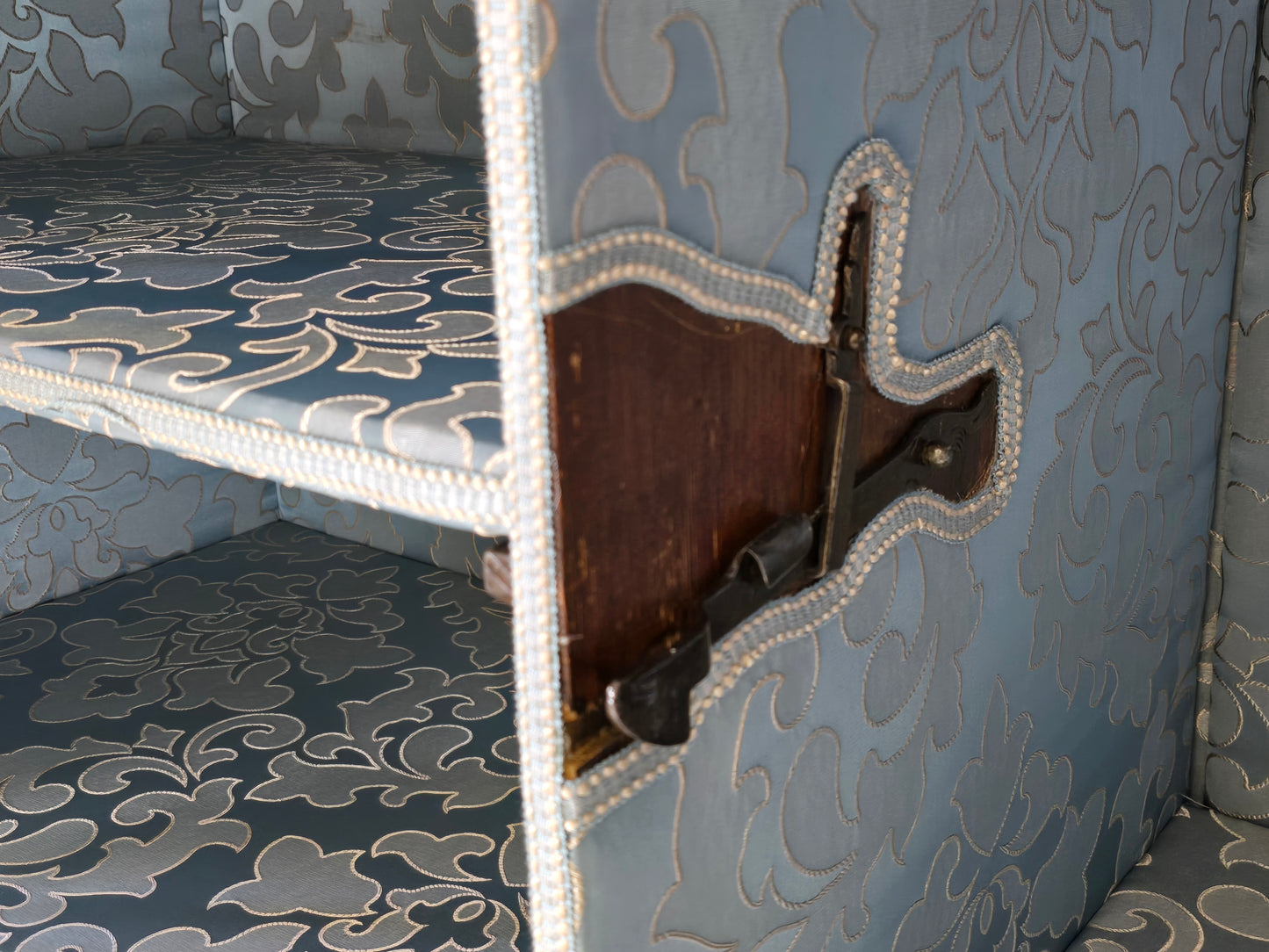 ANTIK SCHRANK Barock Kleiderschrank Frankfurter Wellenschrank Nussbaum Massivholz