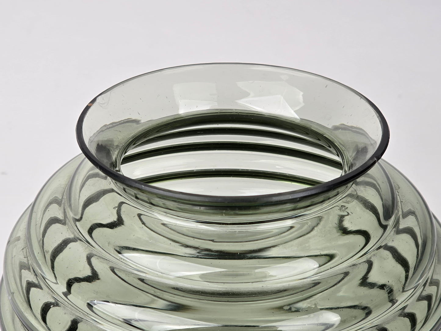 RICHARD LAUCKE felicitas vase VLG Weißwasser Bauhaus Design Glas Rauchglas 1939