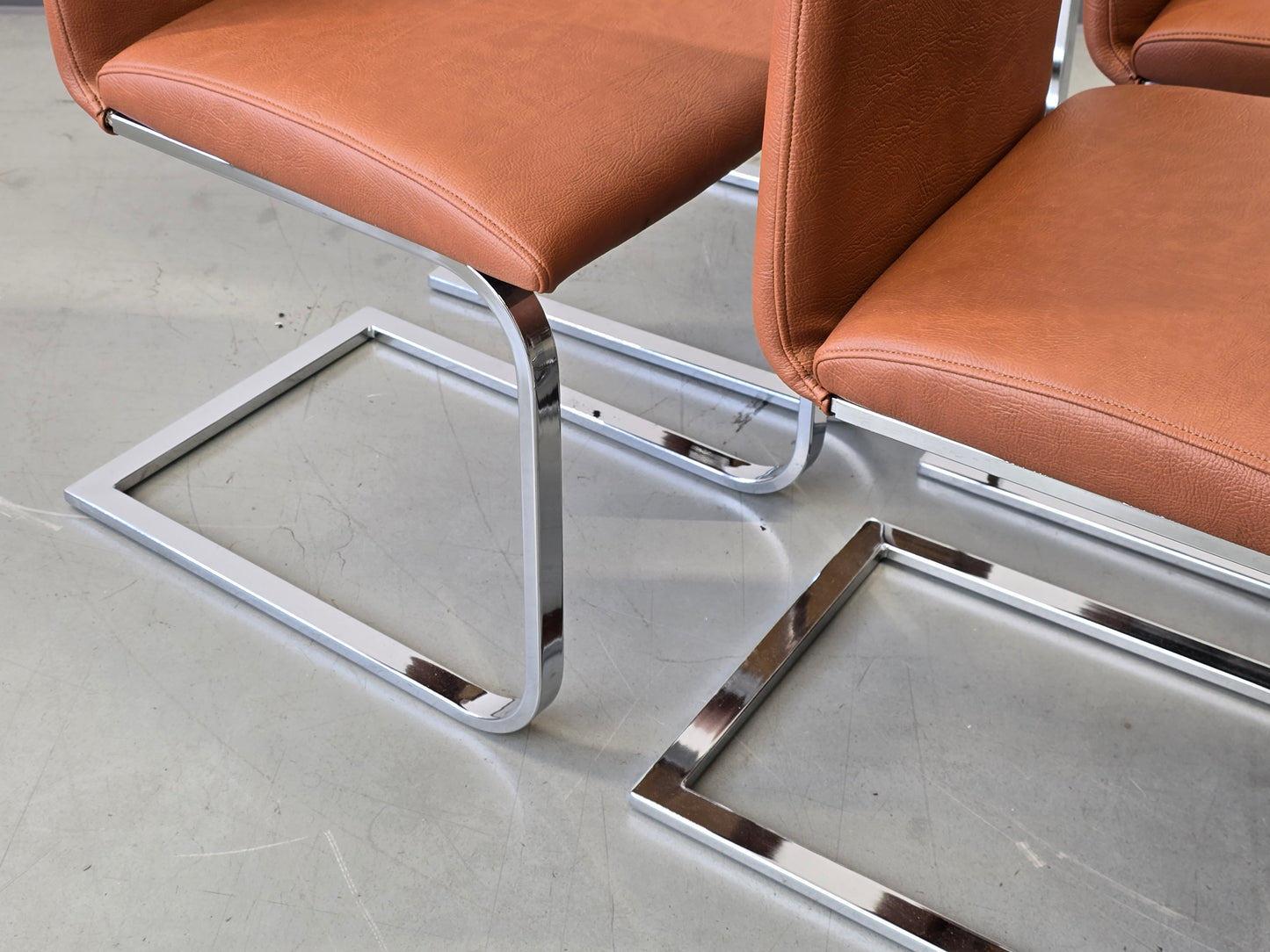 DESIGN FREISCHWINGER Leder-Optik Braun Chrom Stühle hochwertig 6er Set Modern