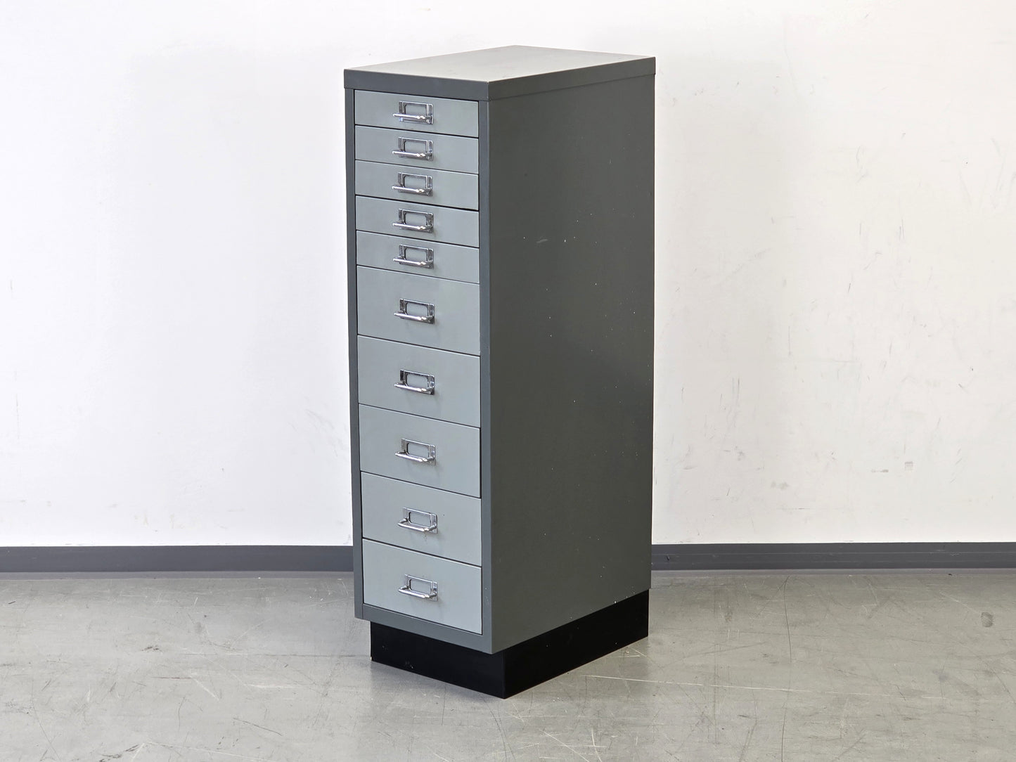BISLEY SCHUBALDEN SCHRANK Metall Industrial Design Kommode Beistellschrank Grau