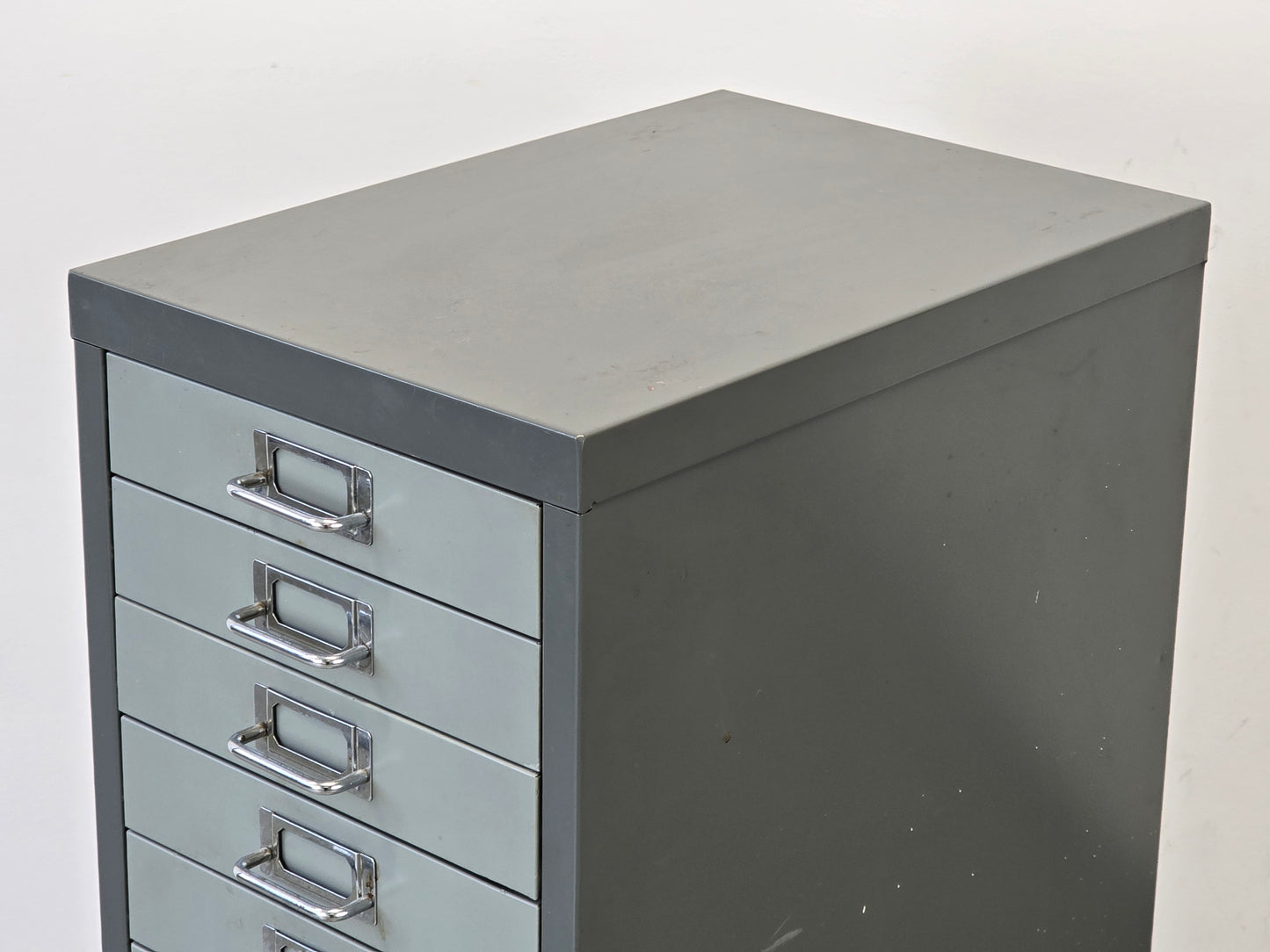 BISLEY SCHUBALDEN SCHRANK Metall Industrial Design Kommode Beistellschrank Grau