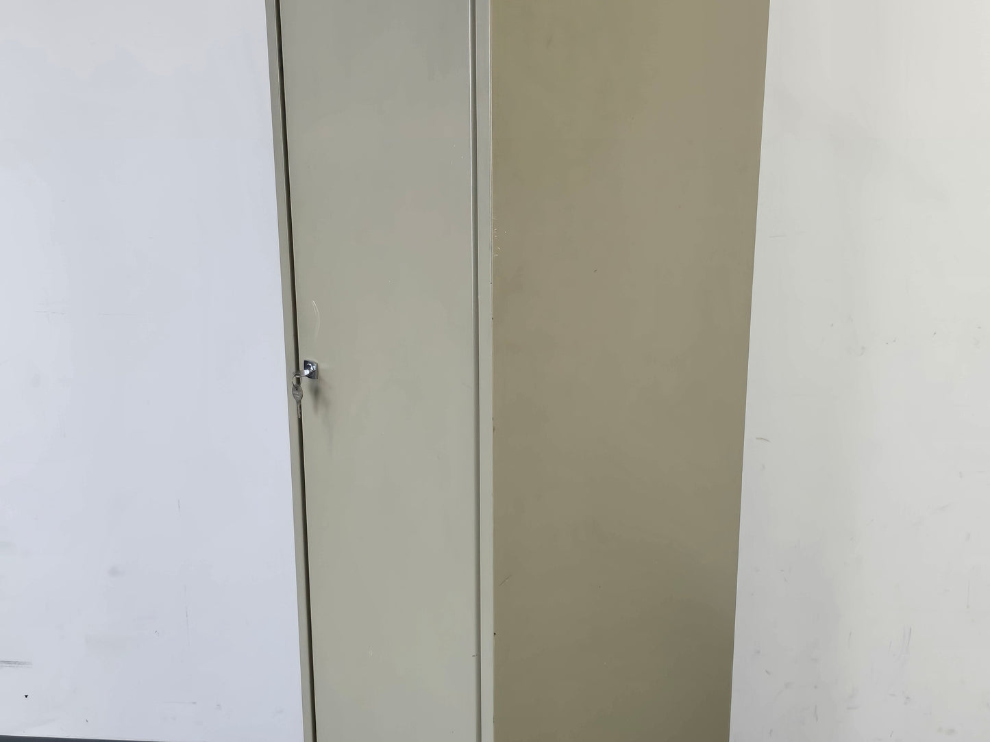 SPIND SCHRANK Metall Spindschrank Garderobe Vintage Industrie Design