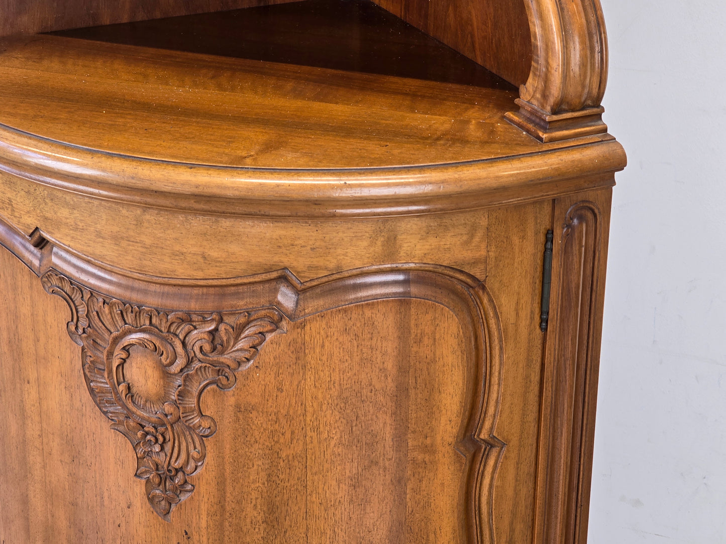 ANTIKER ECKSCHRANK Barock Vitrine Nussbaum Louis XV Schrank Vintage