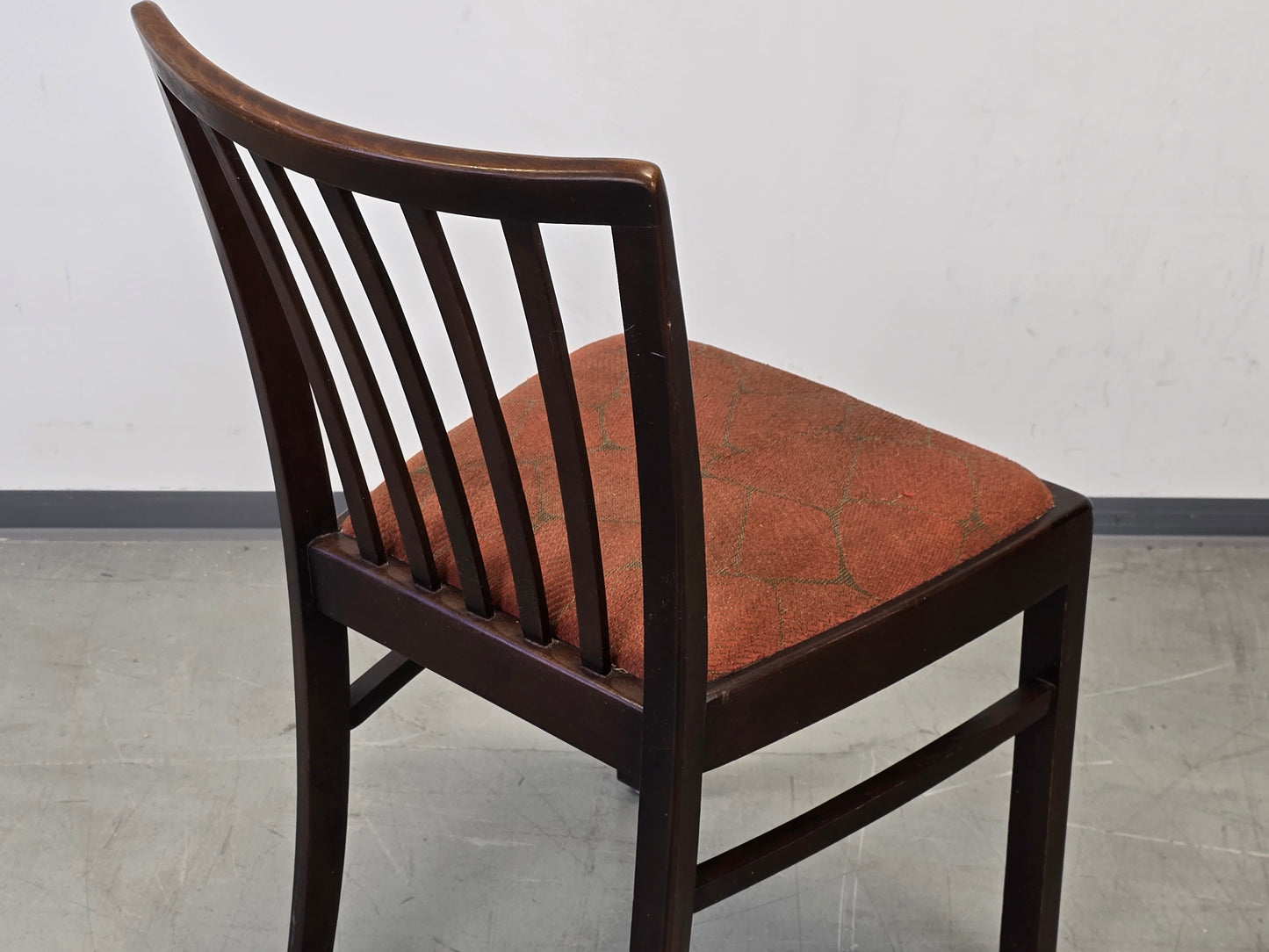 VINTAGE STUHL 1960er Holzstuhl Esszimmerstuhl Mid-Century Retro Braun Rot Stoff