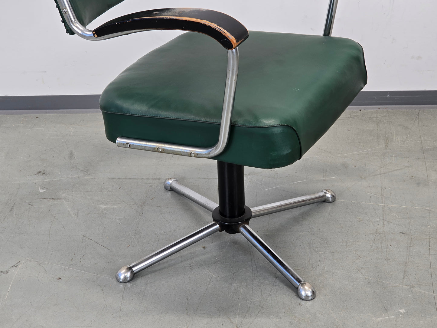 DRABERT STUHL Bauhaus Drehstuhl Schreibtischstuhl Industrial Vintage Grün