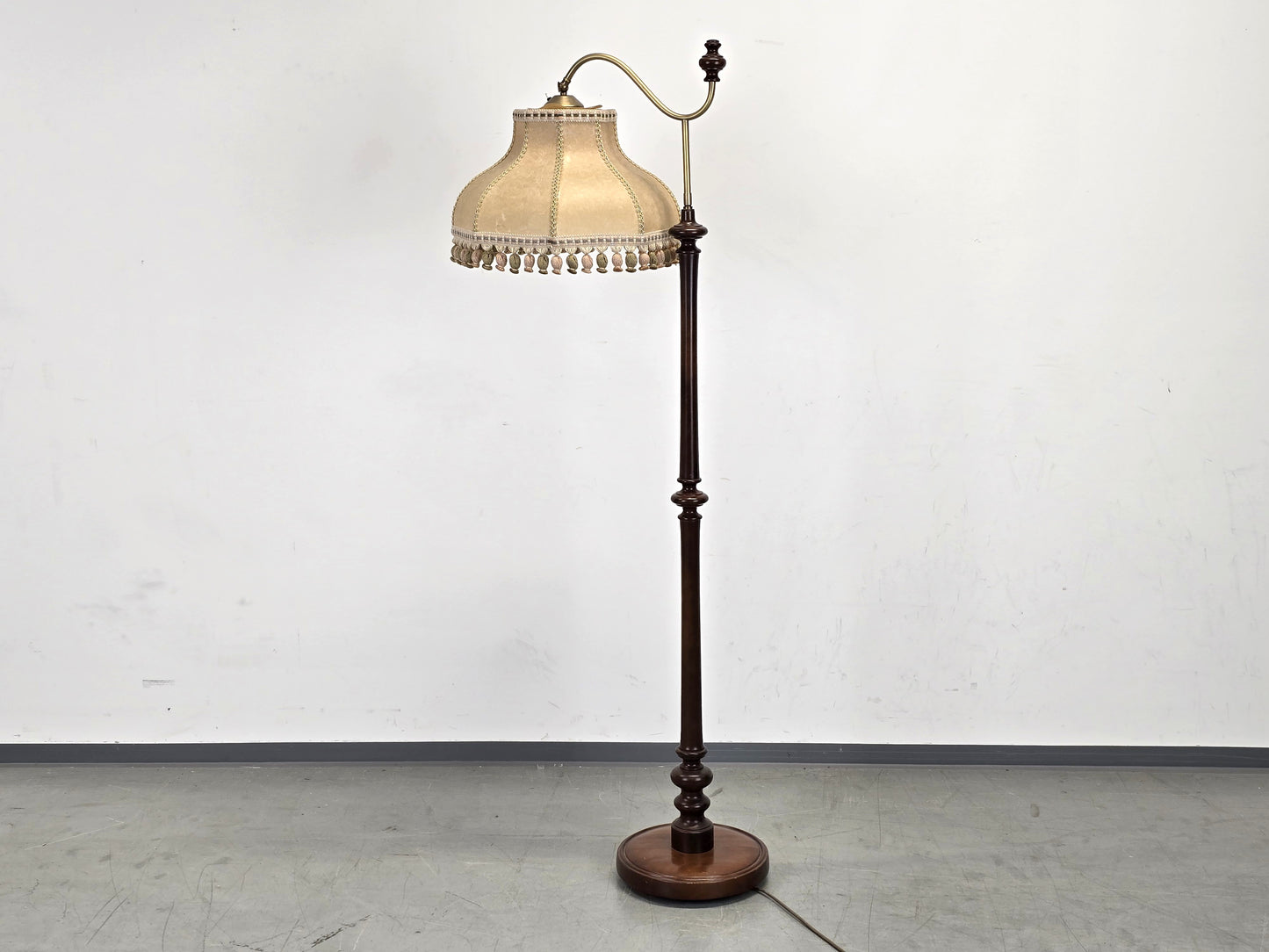 STEHLAMPE VINTAGE Holz Messing Stehleuchte Lampe Fransen Schirm Antik Retro