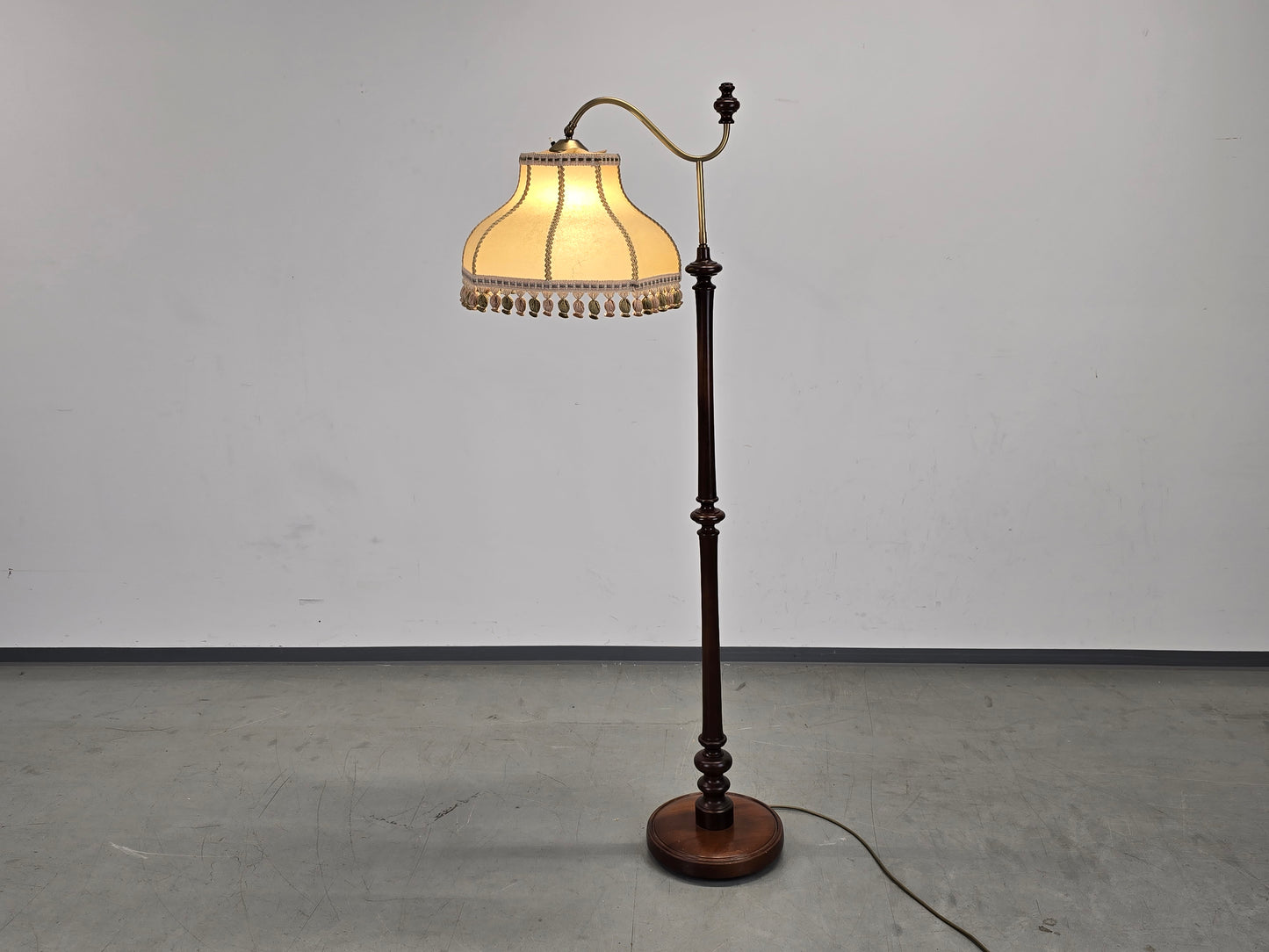 STEHLAMPE VINTAGE Holz Messing Stehleuchte Lampe Fransen Schirm Antik Retro