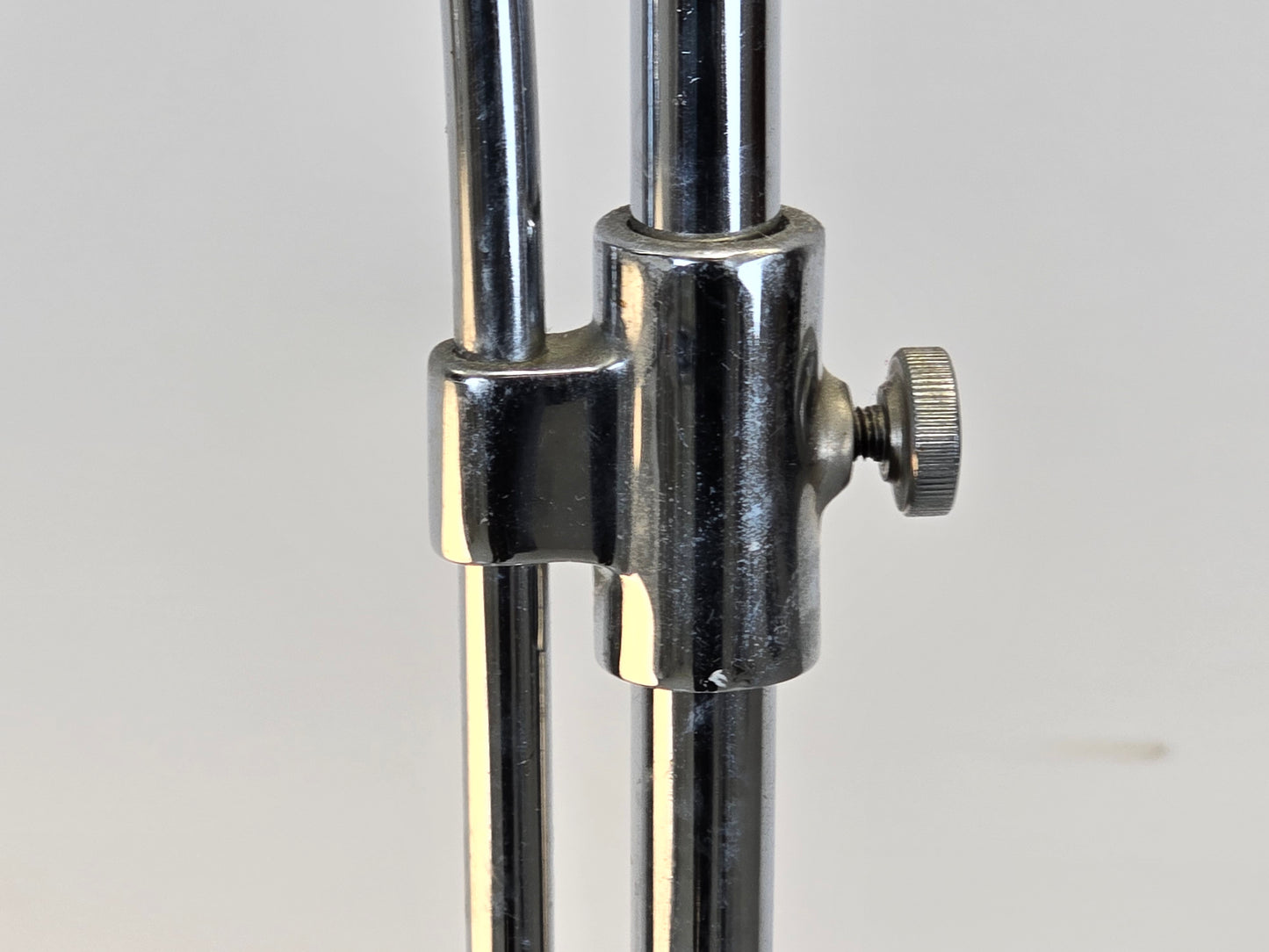 BERLINER MESSING Stehlampe Chrom Opalglas Bauhaus Klassiker Stehleuchte