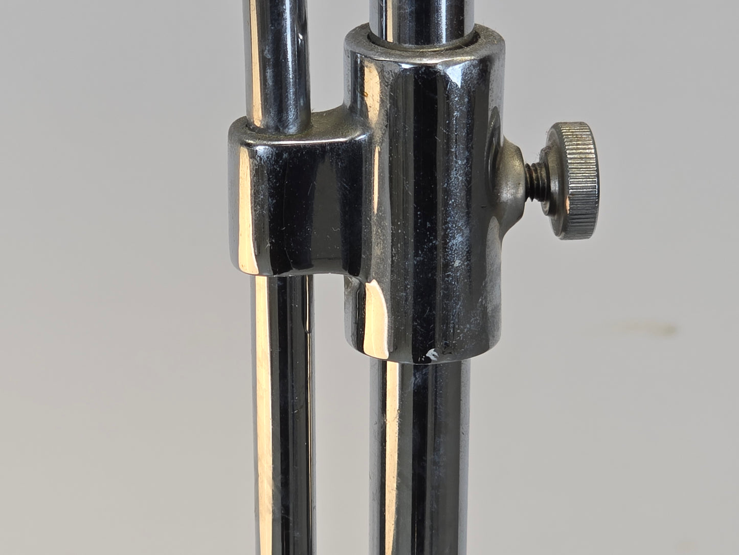 BERLINER MESSING Stehlampe Chrom Opalglas Bauhaus Klassiker Stehleuchte