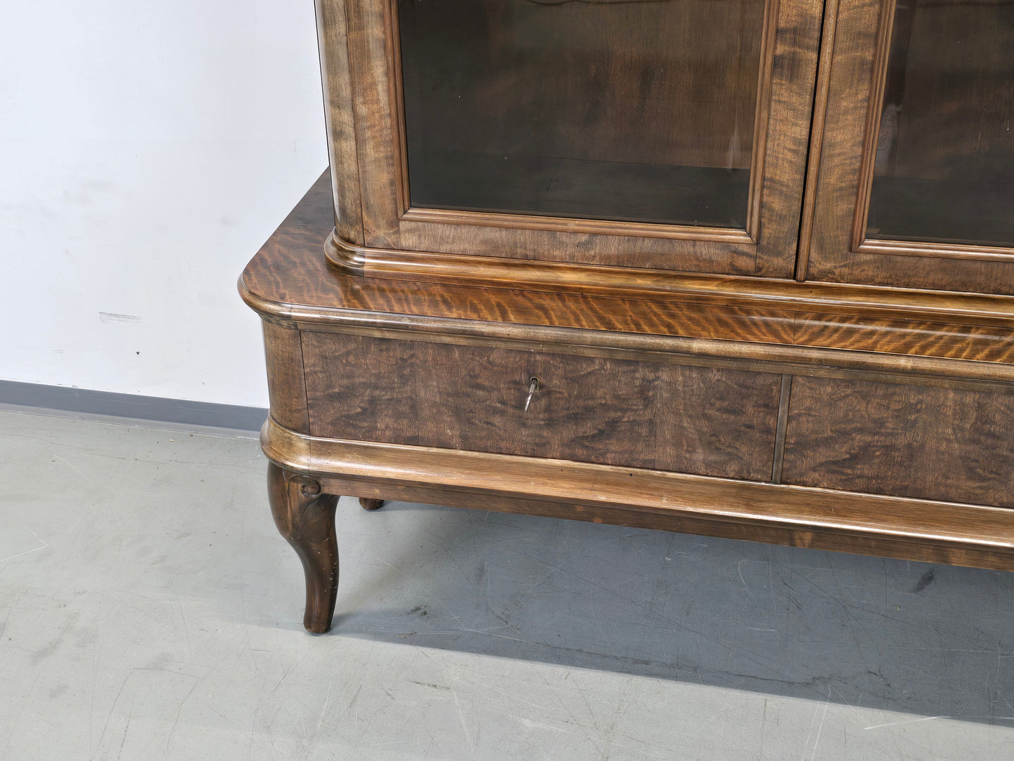 ANTIK VITRINE Bücherschrank Birke Furnier Biedermeier Stil Glasschrank Schrank