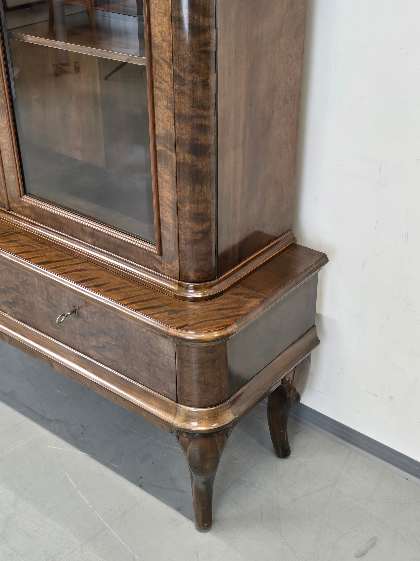 ANTIK VITRINE Bücherschrank Birke Furnier Biedermeier Stil Glasschrank Schrank