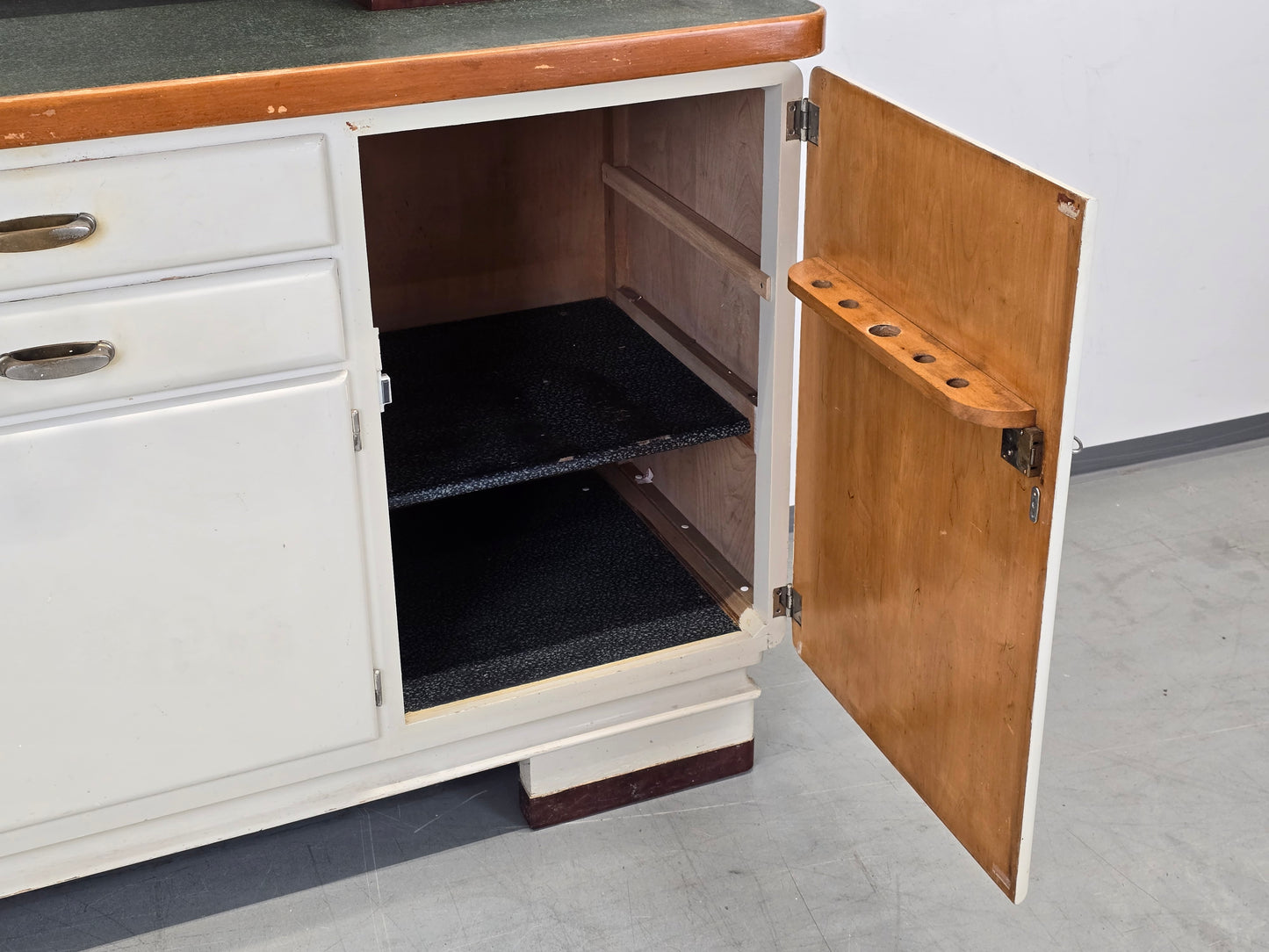 VINTAGE KÜCHENSCHRANK Buffet 50er Jahre Anrichte Schüttenschrank Weiß Retro