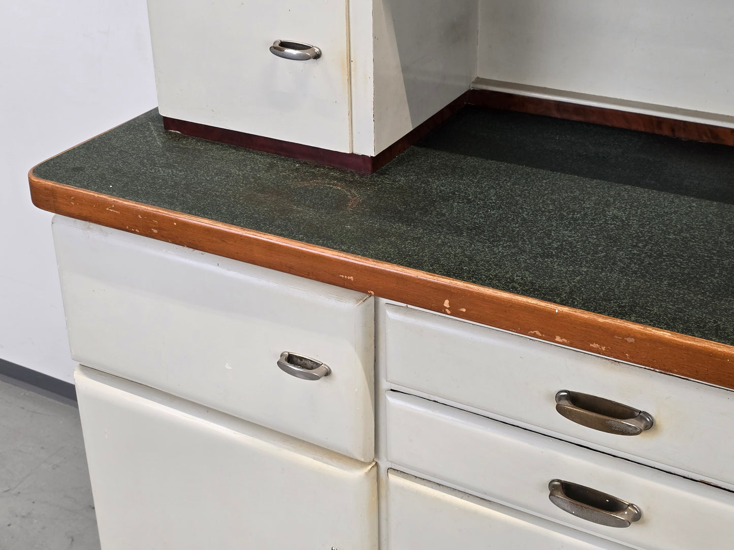 VINTAGE KÜCHENSCHRANK Buffet 50er Jahre Anrichte Schüttenschrank Weiß Retro