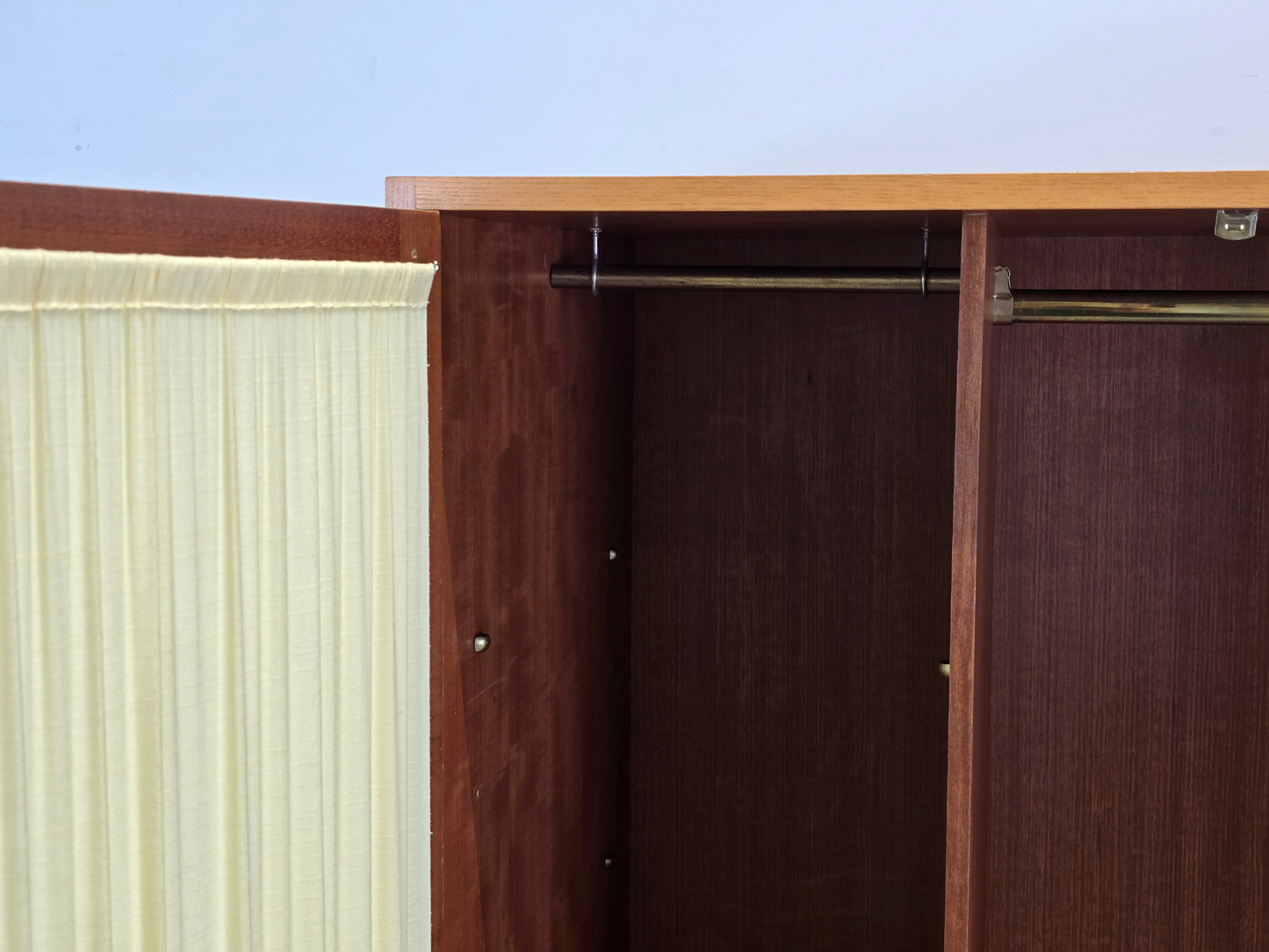 VINTAGE SCHRANK Mid Century 60er Jahre Rüster Teak Ulme Kleiderschrank Garderobe