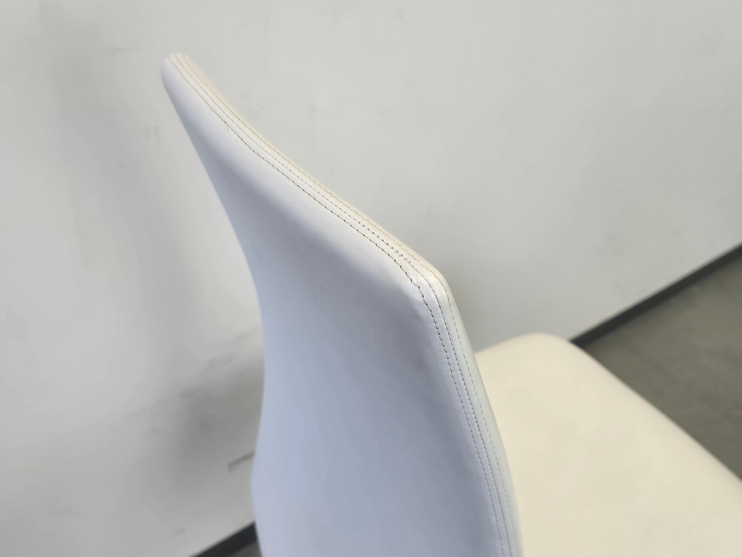 DRAENERT STÜHLE Freischwinger Stuhl Esszimmer Küche Leder Weiß Chrom 2060 Luma Design Klassiker