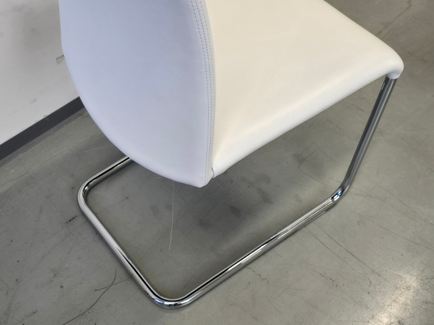 DRAENERT STÜHLE Freischwinger Stuhl Esszimmer Küche Leder Weiß Chrom 2060 Luma Design Klassiker