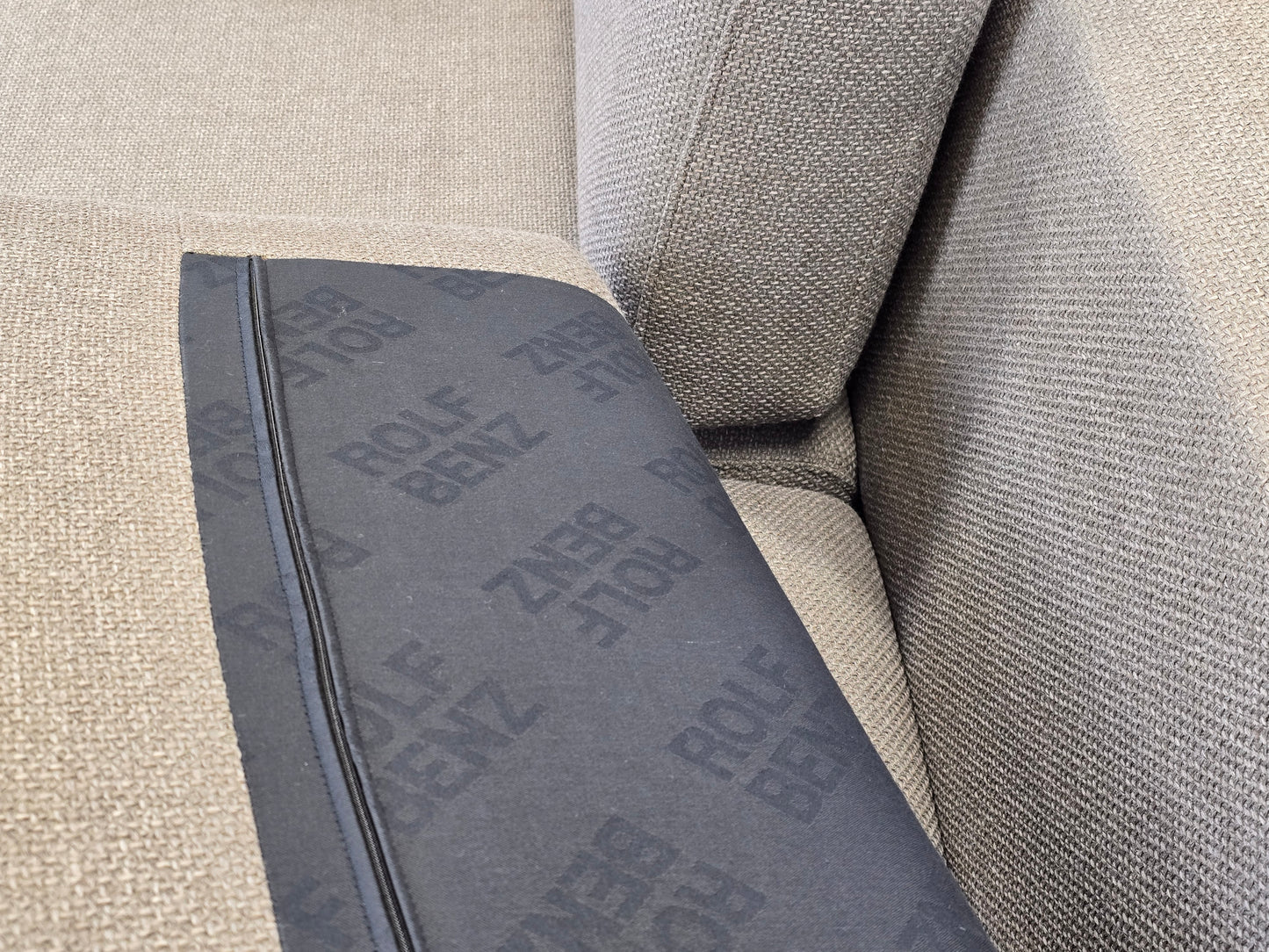 ROLF BENZ EGO Designer Sofa Couch Grau Stoff Metallkufen 201cm Modern
