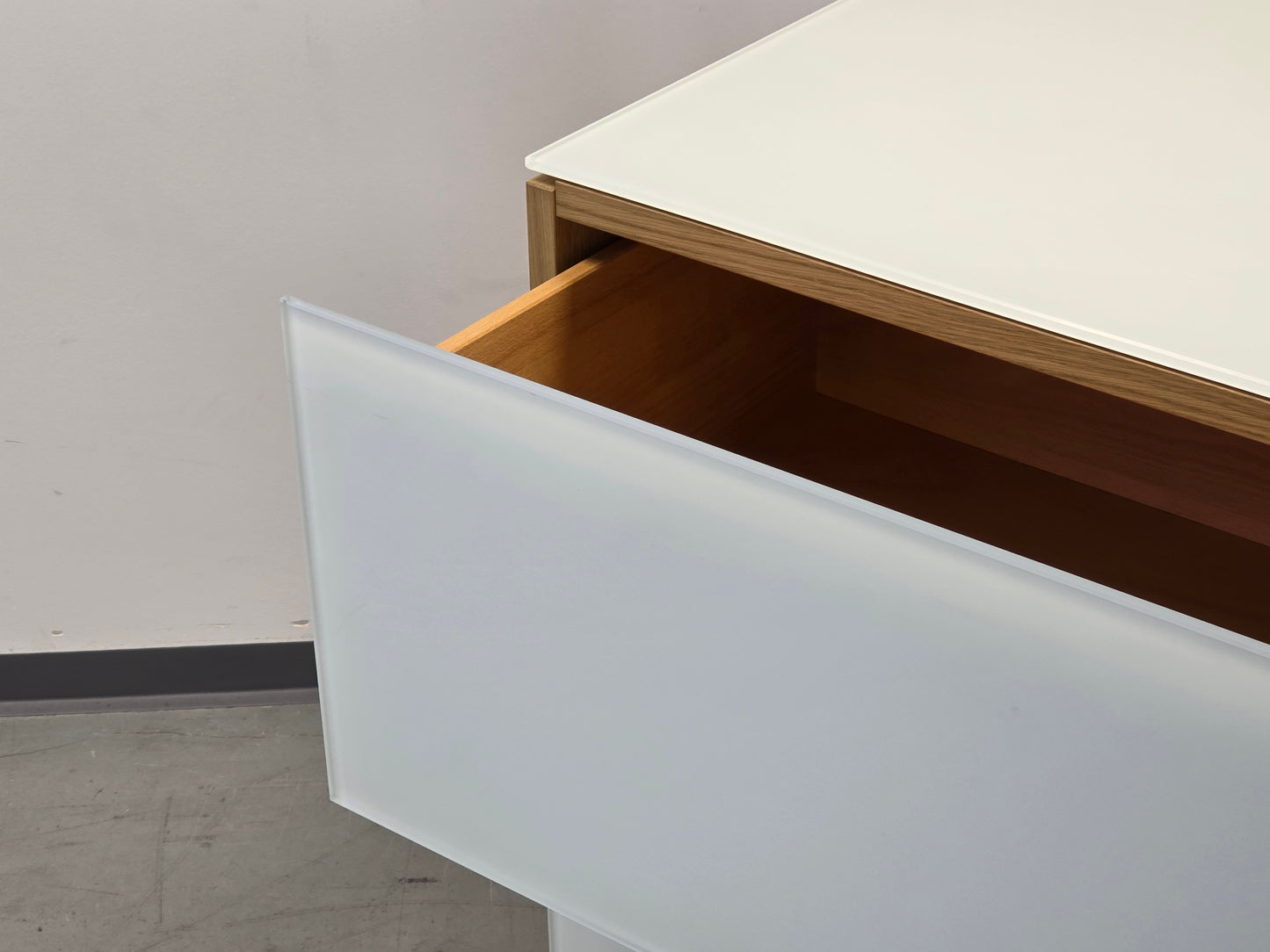 VOGLAUER SIDEBOARD Kommode Schubladen Designer Eiche Massivholz Glas weiß Highboard