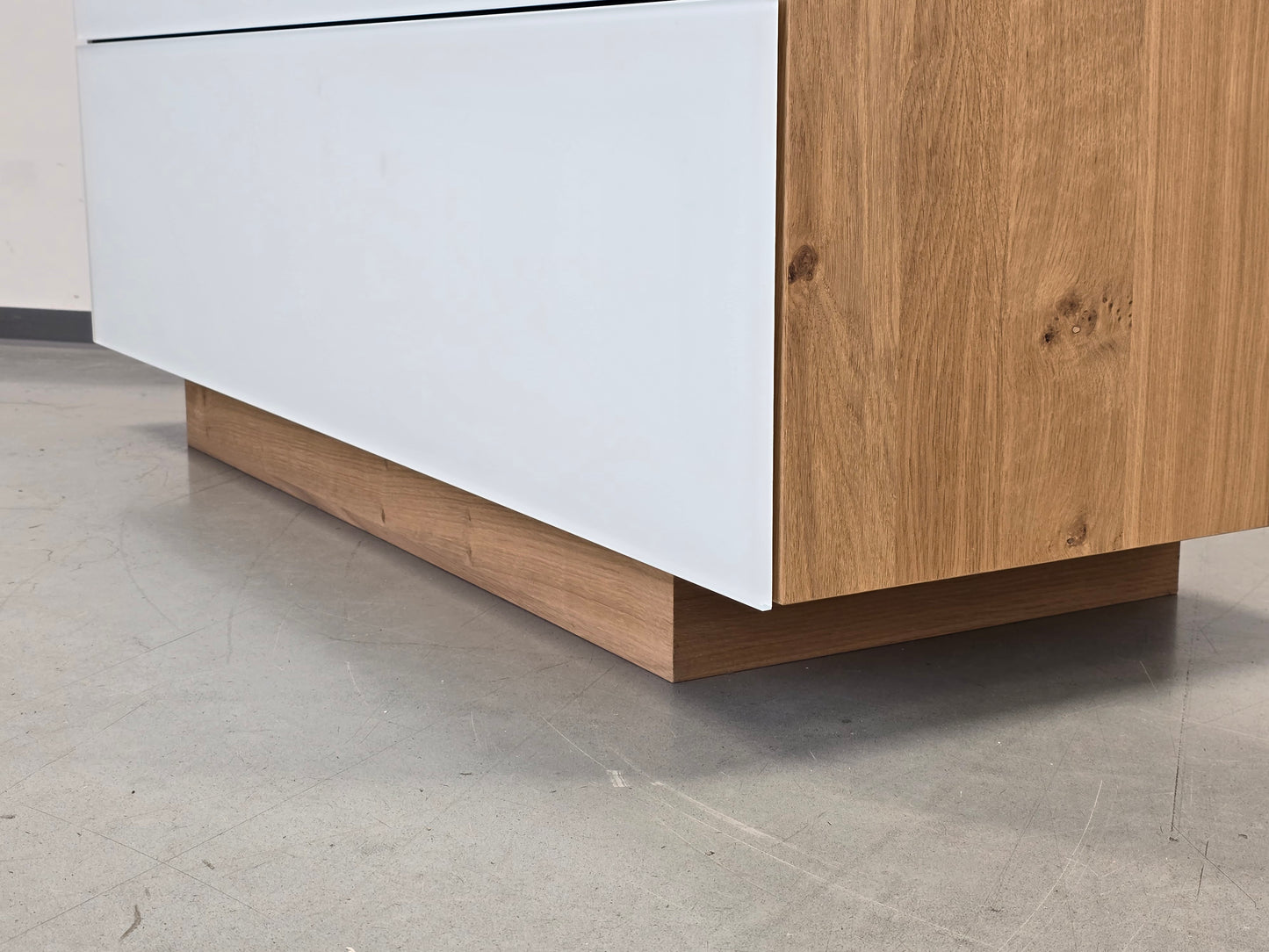 VOGLAUER SIDEBOARD Kommode Schubladen Designer Eiche Massivholz Glas weiß Highboard