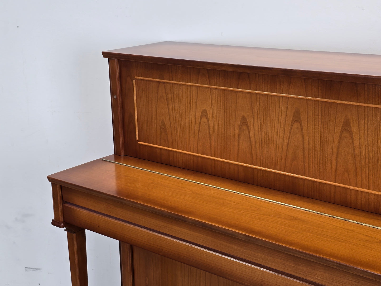 KAWAI KLAVIER CS-9T Nussbaum Mid-Century Design Japan Piano 1988 Bj.