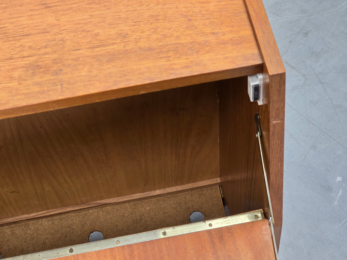 VINTAGE WÄSCHETRUHE Teak Mid Century Wäschesammler 60er Design Holz Truhe Retro