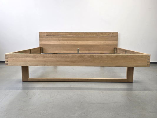 VOGLAUER BETT V-Montanara Wildeiche holz eiche Massivholz 120x200 Spaltholz Design