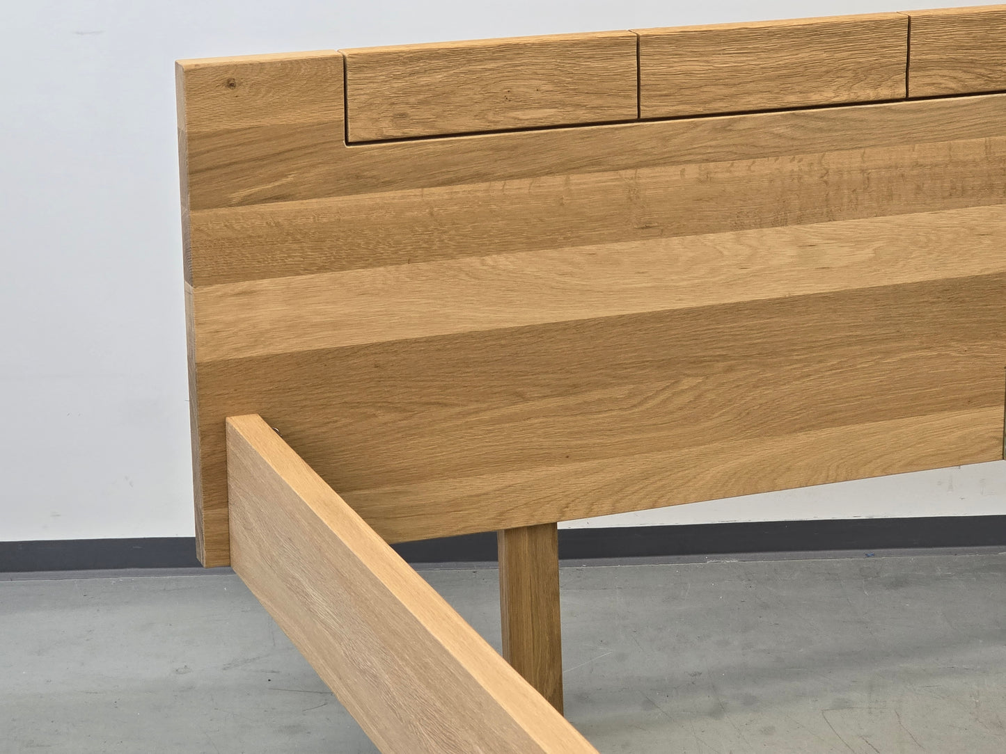 VOGLAUER BETT V-Montanara Wildeiche holz eiche doppelbett Massivholz 200x200 Spaltholz Design