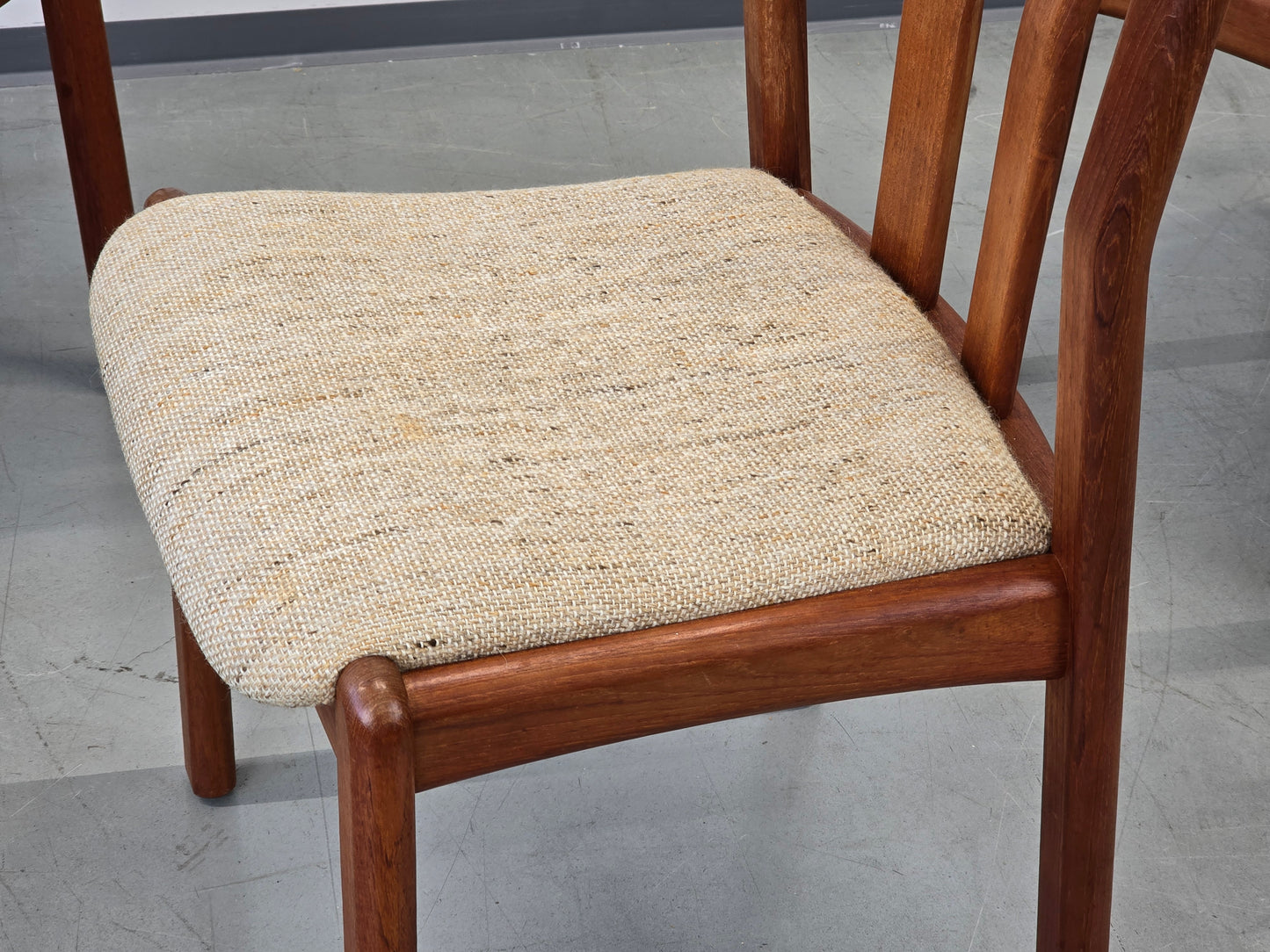 DYRLUND STÜHLE Vintage Stuhl Esszimmer Esstisch Teakholz Massiv Dänisches Design Küche Mid-Century Modern