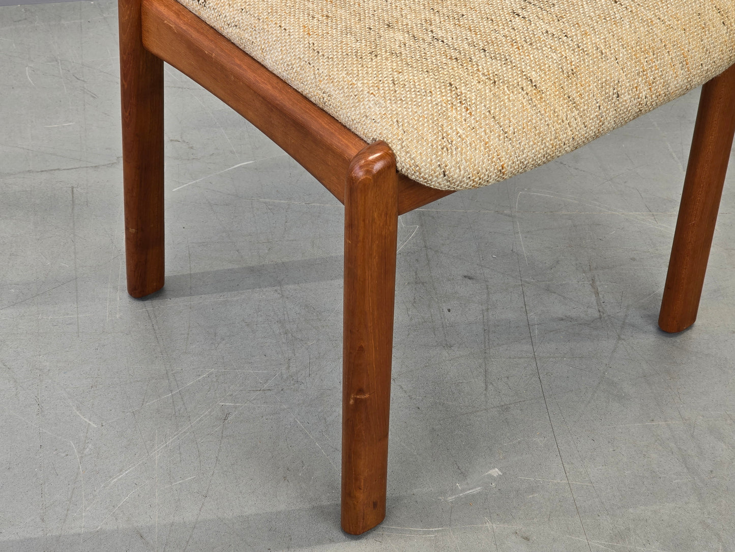 DYRLUND STÜHLE Vintage Stuhl Esszimmer Esstisch Teakholz Massiv Dänisches Design Küche Mid-Century Modern