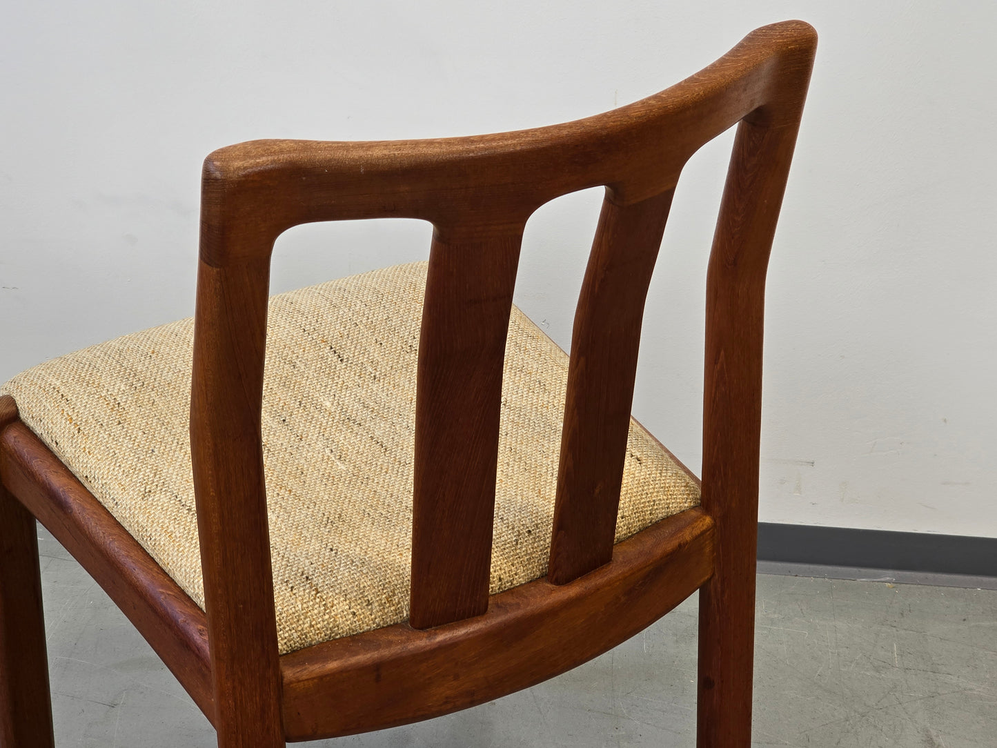DYRLUND STÜHLE Vintage Stuhl Esszimmer Esstisch Teakholz Massiv Dänisches Design Küche Mid-Century Modern