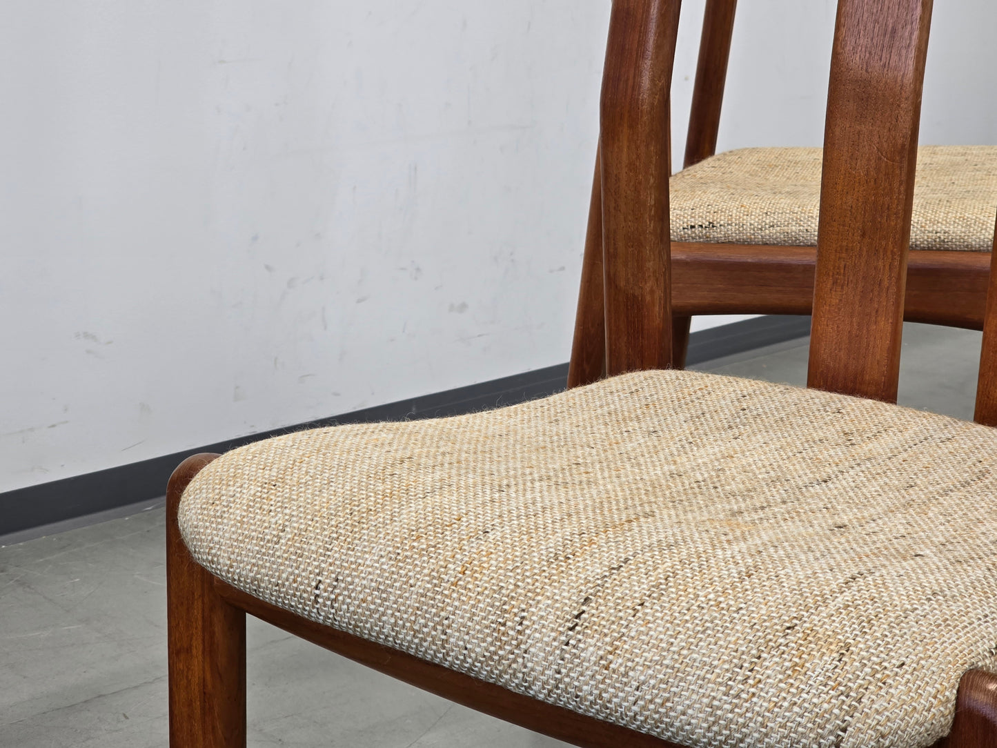 DYRLUND STÜHLE Vintage Stuhl Esszimmer Esstisch Teakholz Massiv Dänisches Design Küche Mid-Century Modern