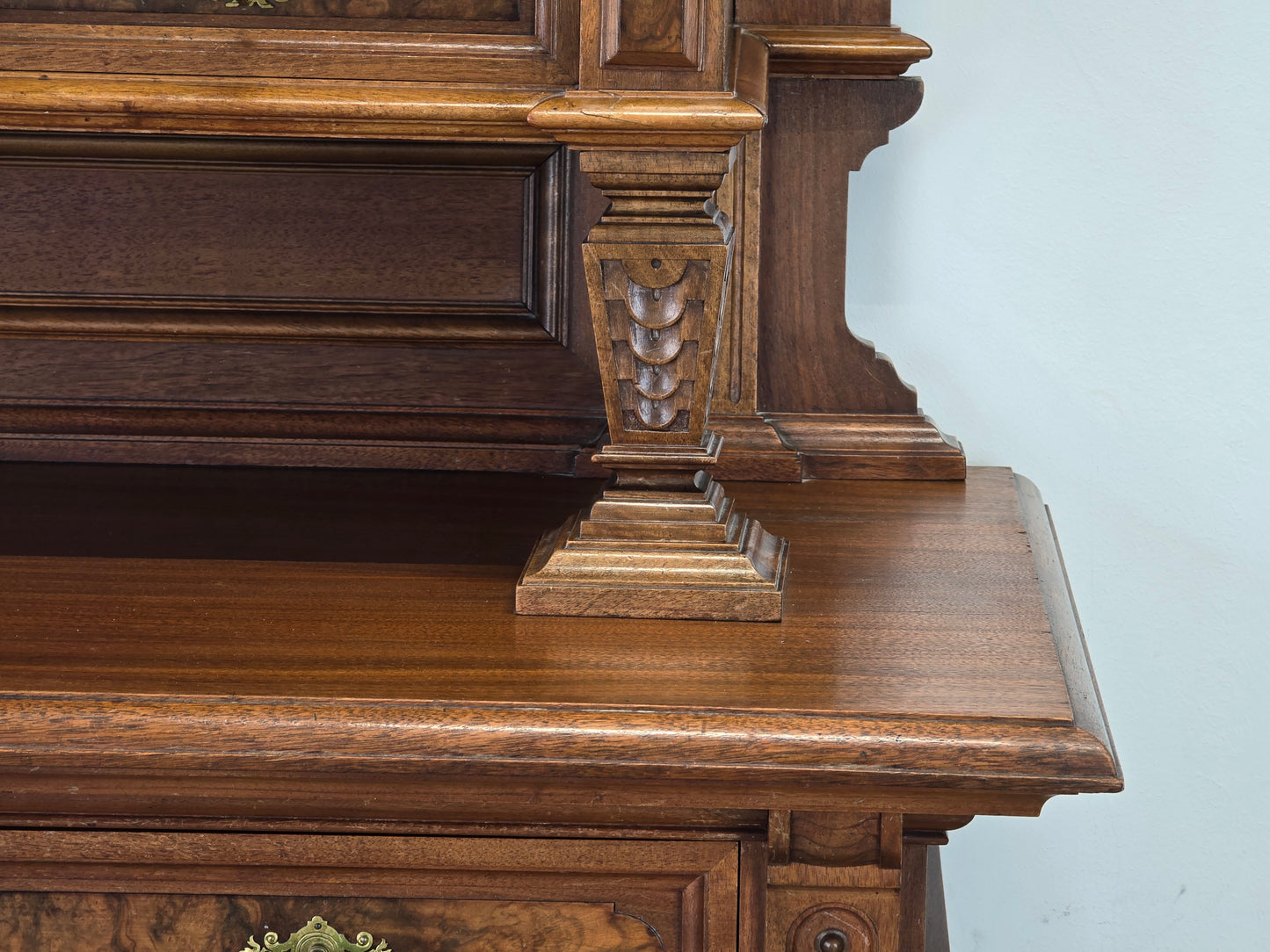 GRÜNDERZEIT BUFFET Antik Schrank Nussbaum Wurzelholz Ströbele & Osburg Konstanz