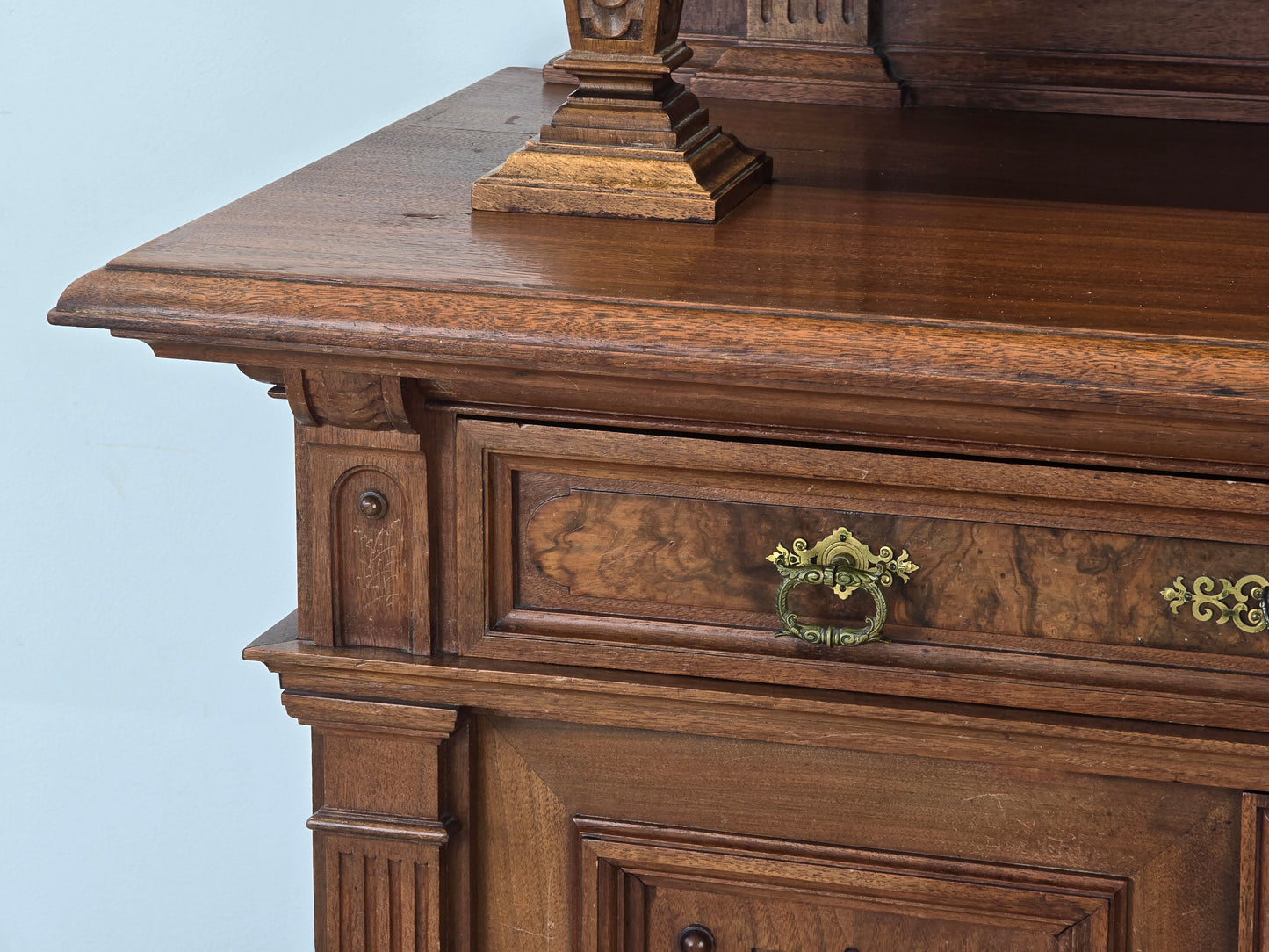GRÜNDERZEIT BUFFET Antik Schrank Nussbaum Wurzelholz Ströbele & Osburg Konstanz