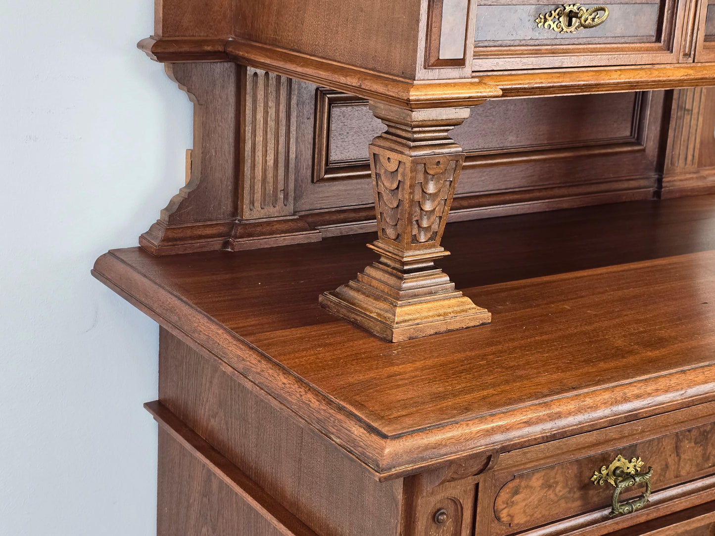 GRÜNDERZEIT BUFFET Antik Schrank Nussbaum Wurzelholz Ströbele & Osburg Konstanz
