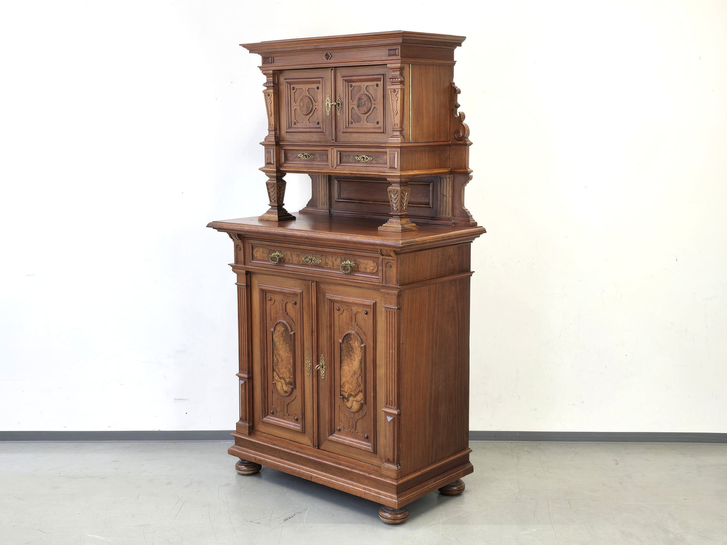 GRÜNDERZEIT BUFFET Antik Schrank Nussbaum Wurzelholz Ströbele & Osburg Konstanz