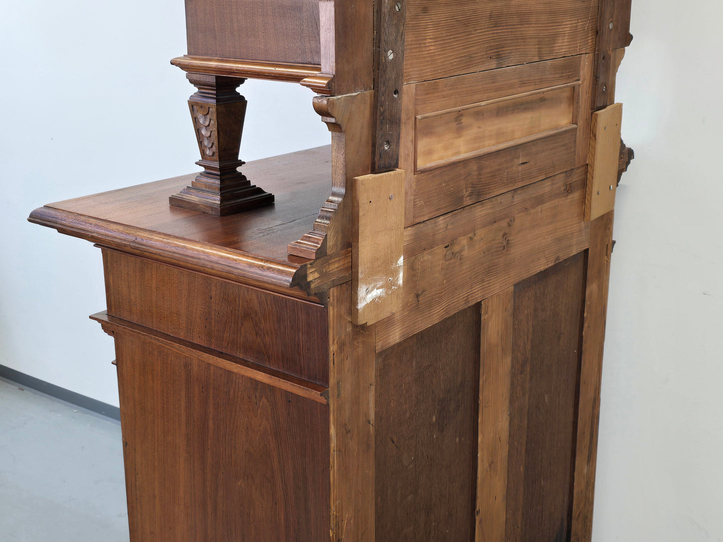 GRÜNDERZEIT BUFFET Antik Schrank Nussbaum Wurzelholz Ströbele & Osburg Konstanz