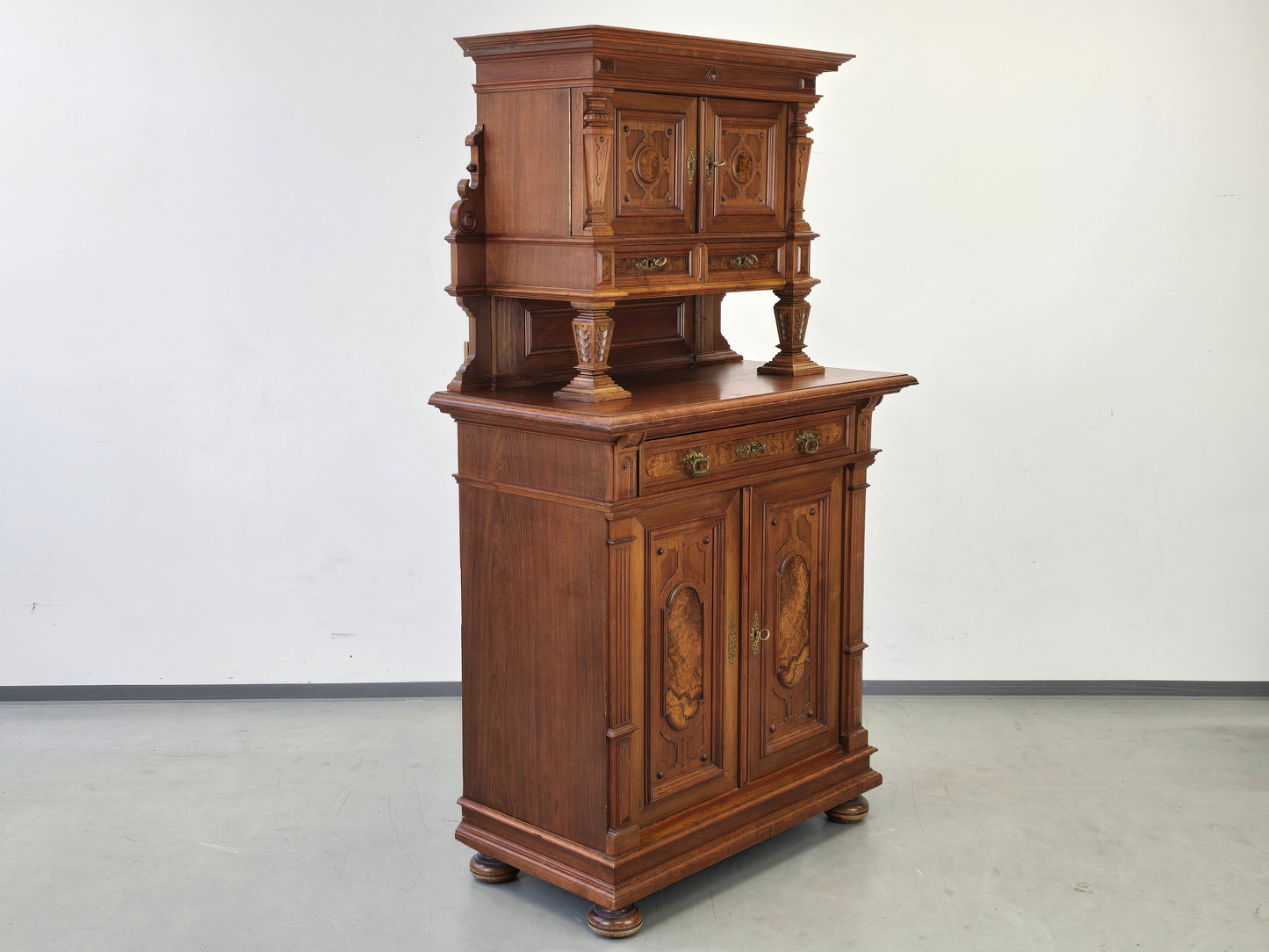 GRÜNDERZEIT BUFFET Antik Schrank Nussbaum Wurzelholz Ströbele & Osburg Konstanz