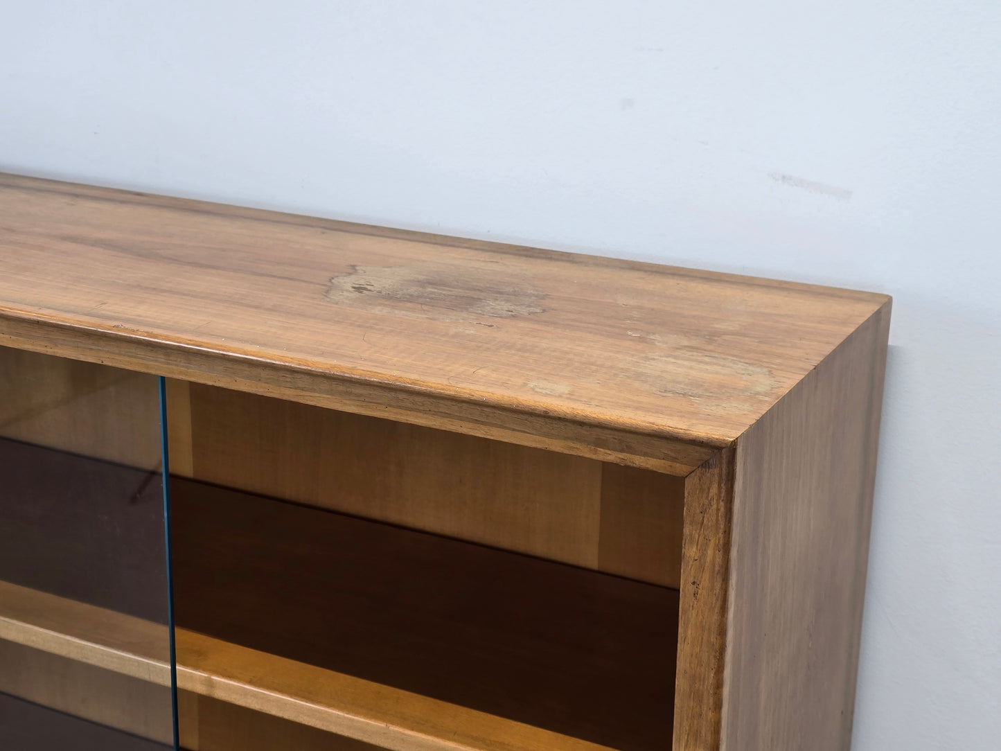 VINTAGE VITRINE Nussbaum 60er Mid Century Bücherschrank Highboard Regal Retro